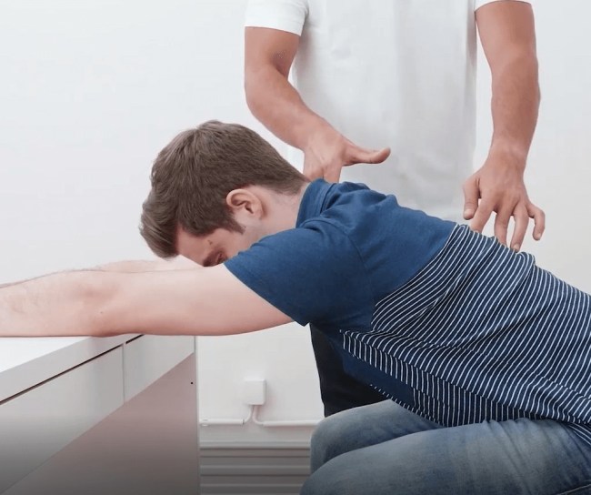 especialista em Reeducação Postural Global, Luís Rodrigues, mostra exercícios para região lombar e membros inferiores